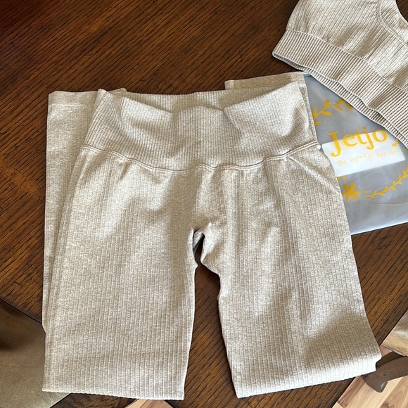NWT JETJOY EXERCISE OUTFIT LARGE tan ribbed New with tags in bag - Picture 4 of 8